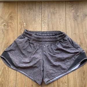 Lululemon hotty hot shorts (4 inch)